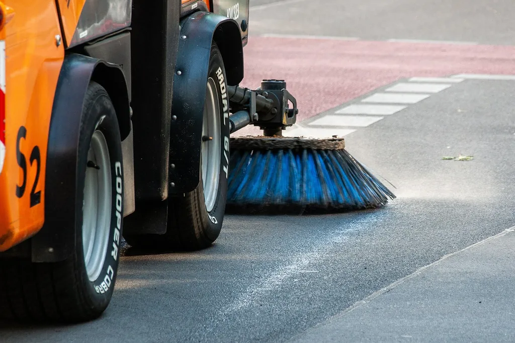 Balayeuse de voirie en centre-ville, usage ouvert aux eaux usées traitées par l'arrêté du 8 septembre 2025
